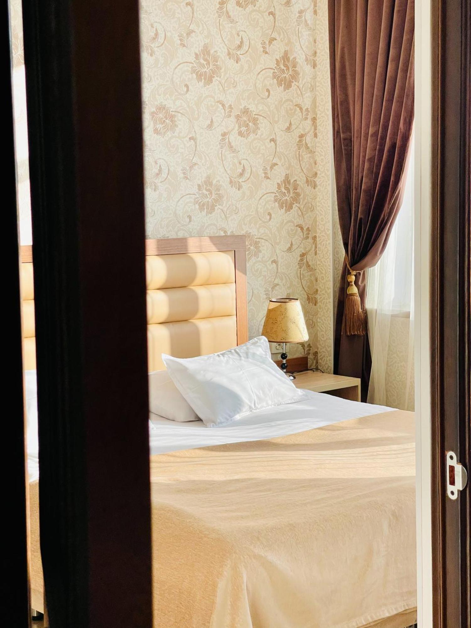 Dostyk Hotel Kyzylorda Eksteriør billede
