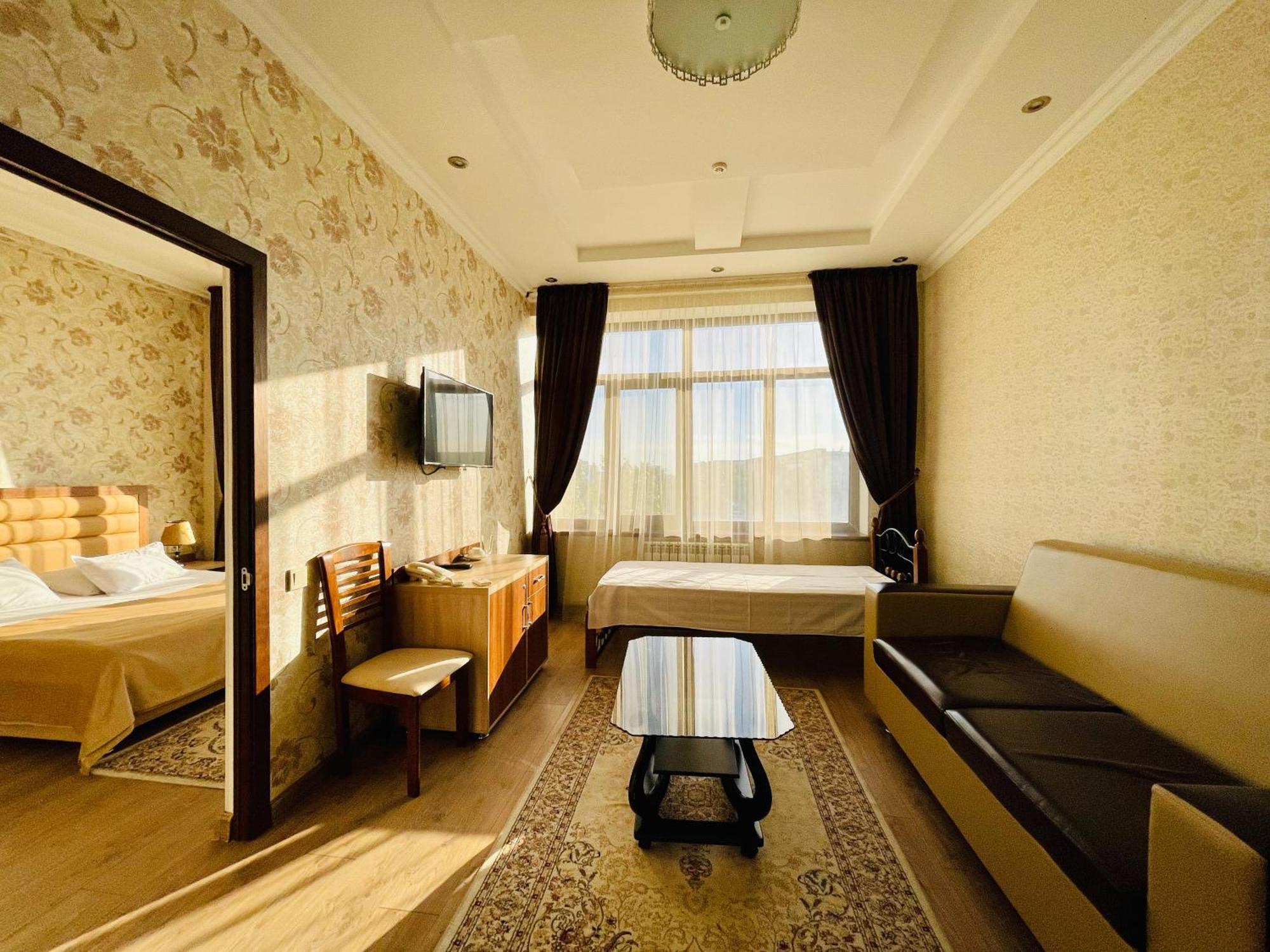 Dostyk Hotel Kyzylorda Eksteriør billede